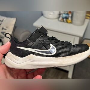 Toddler black Nike sneakers. Size 8c